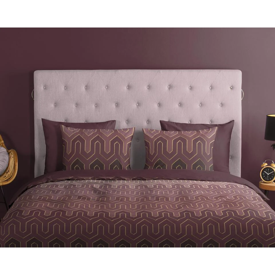 Good Morning Dekbedovertrek "Chevron" - Bordeaux - (140x220 Cm) 5 Good Morning Dekbedovertrek "Chevron" - Bordeaux - (140x220 Cm) - Afbeelding 3
