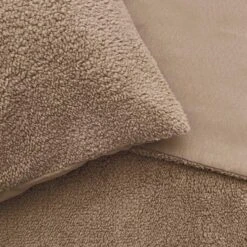 Byrklund - Dekbedovertrek Soft & Fluffy - 200x220 Cm - Taupe 7 Byrklund - Dekbedovertrek Soft & Fluffy - 200x220 Cm - Taupe -Winkel Voor Premium Beddengoed 1f49bddc7df74cc18207d9dc9a0fbb1f