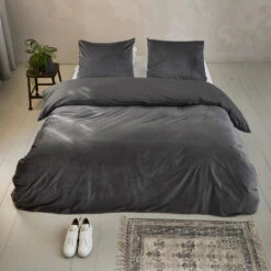 Byrklund - Dekbedovertrek Go Velvet - 240x220 Cm - Off Black 8 Byrklund - Dekbedovertrek Go Velvet - 240x220 Cm - Off Black -Winkel Voor Premium Beddengoed 601a7dce548e4f5984e1adae051461d4