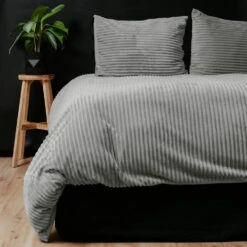 Dekbedovertrek Teddy Rib 140x220 – Fluweelzacht & Knus Design - Grijs 17 Dekbedovertrek Teddy Rib 140x220 – Fluweelzacht & Knus Design - Grijs -Winkel Voor Premium Beddengoed d4f36e0f5c9144cca1ea13bd6c1916f6