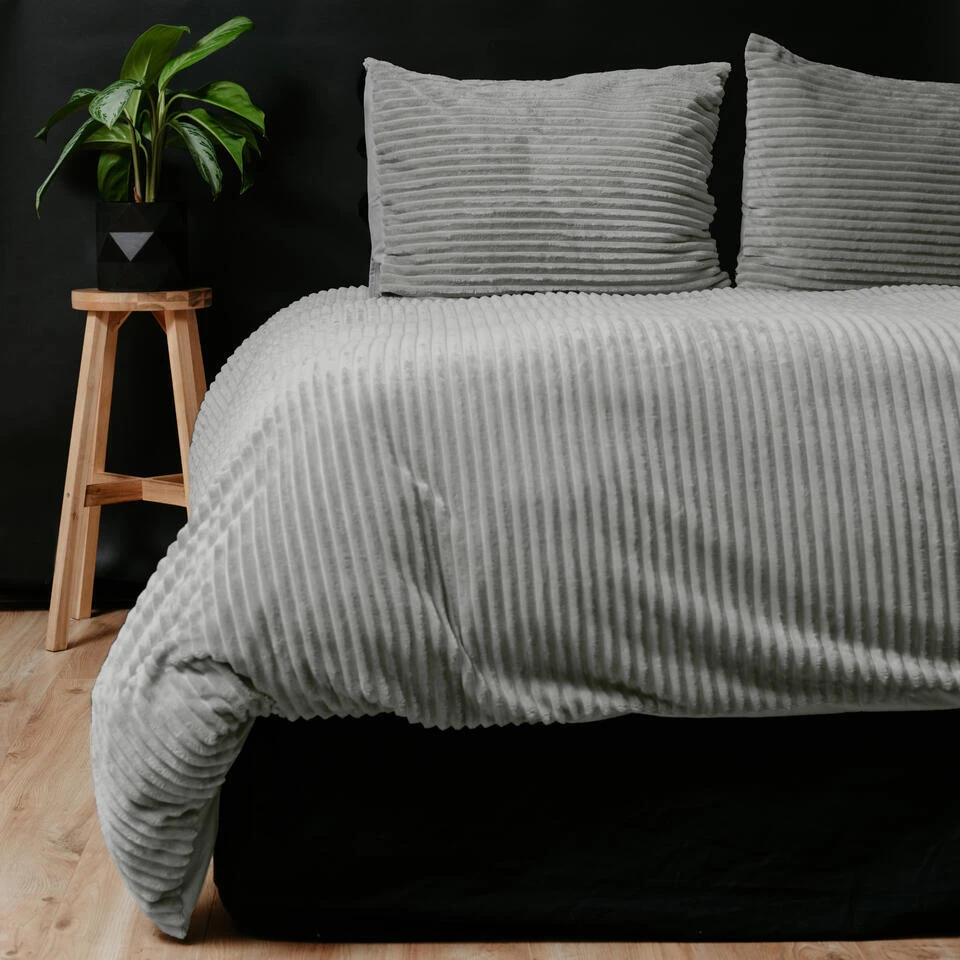 Dekbedovertrek Teddy Rib 140x220 – Fluweelzacht & Knus Design - Grijs 9 Dekbedovertrek Teddy Rib 140x220 – Fluweelzacht & Knus Design - Grijs - Afbeelding 7